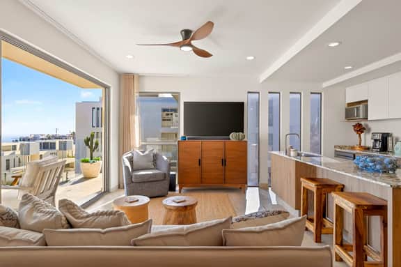 Casa Ballena | Rooftop Pool | Arch Views